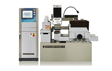MÁY CẮT DÂY CNC DK7732 